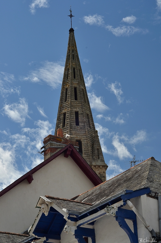 Ma photo Bernard 2013-32-le diable n'est pas loin du clocher-blog