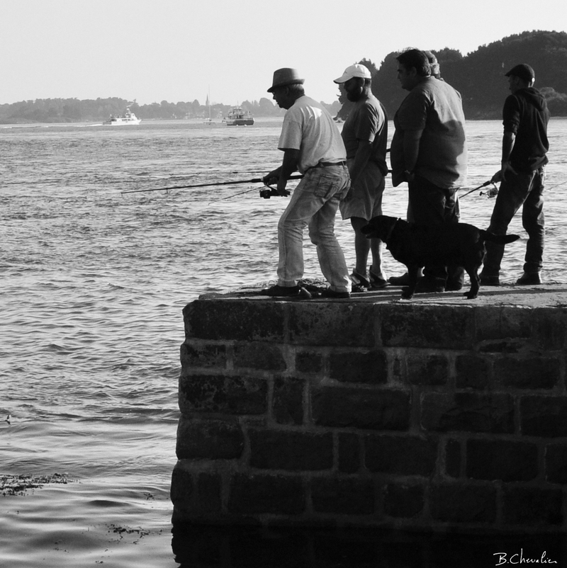 pêcheurs à la ligne_carré-N&B-blog